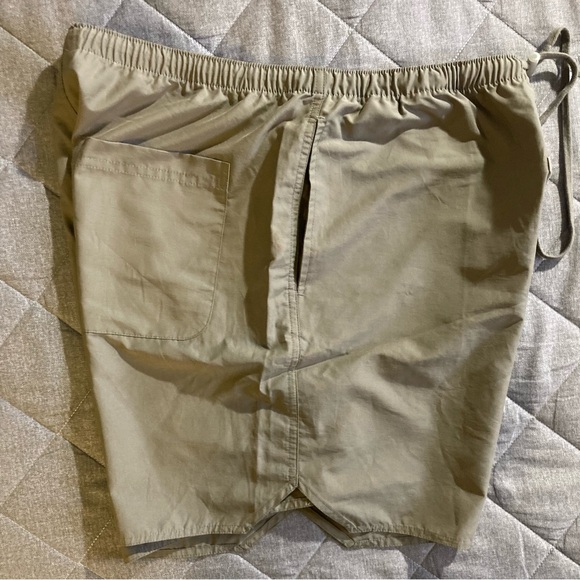 Essentials Fear of God Athletic Gym Shorts Mens Large 5” Inseam Cotton Nylon - Picture 2 of 11